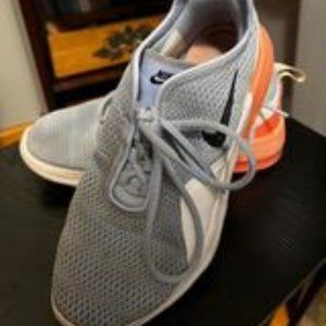 Women's Nike Air 7.5